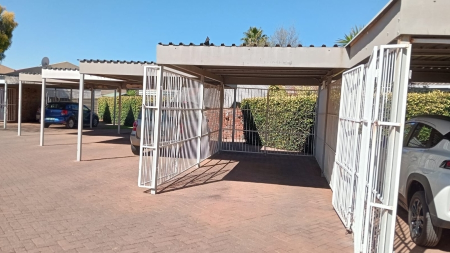 2 Bedroom Property for Sale in Pellissier Free State